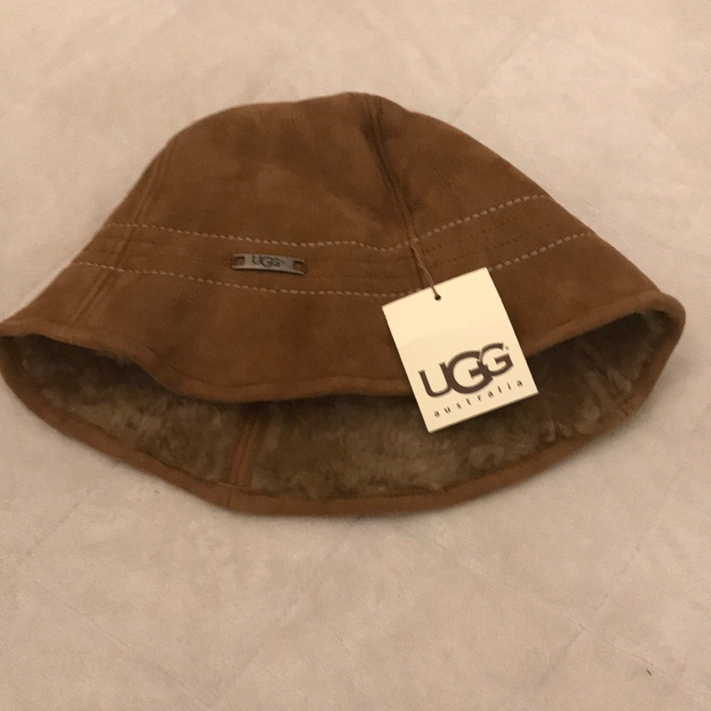 NWT UGG SHEARLING BUCKET HAT